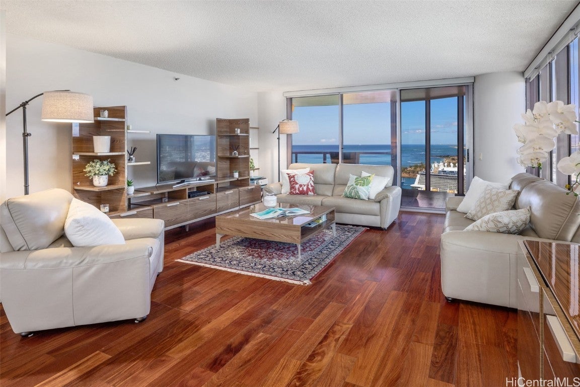 Photo of Listing #202423866