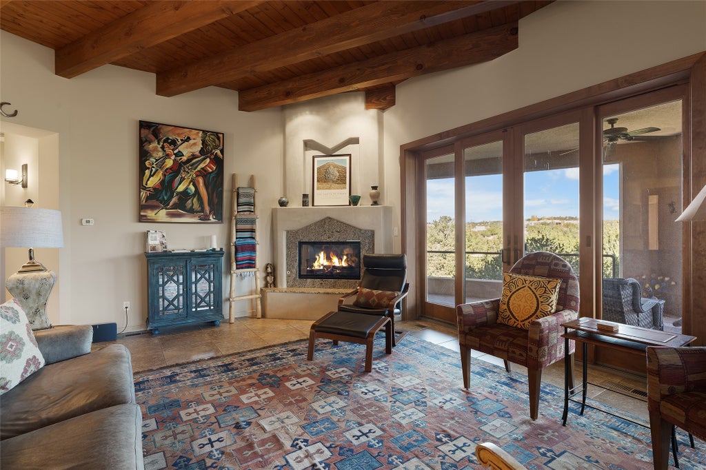 501 Via Canyon, Santa Fe