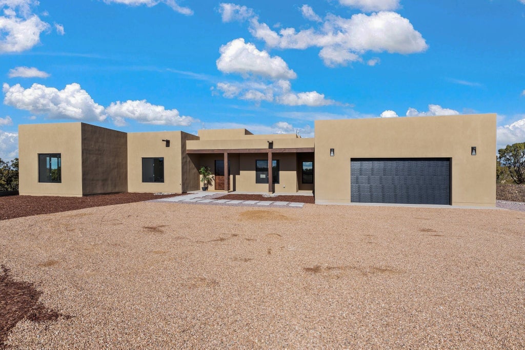 24 Chapala Road, Santa Fe