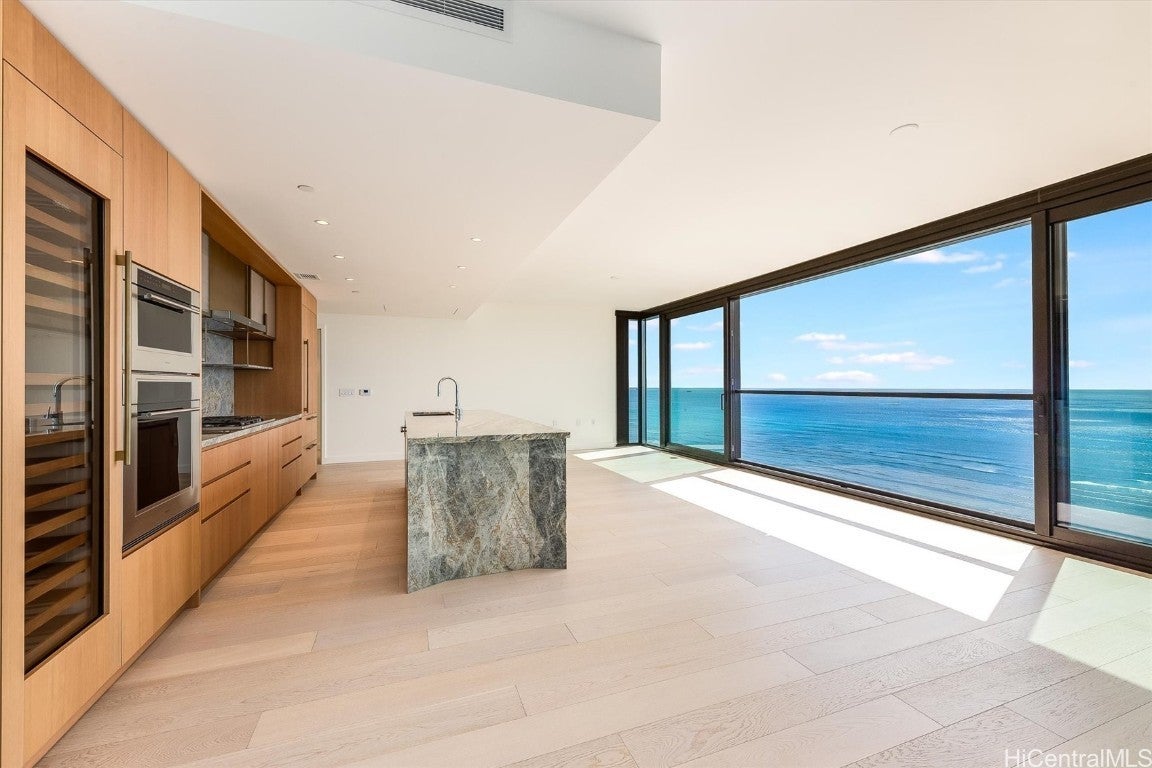 Photo of Listing #202427420