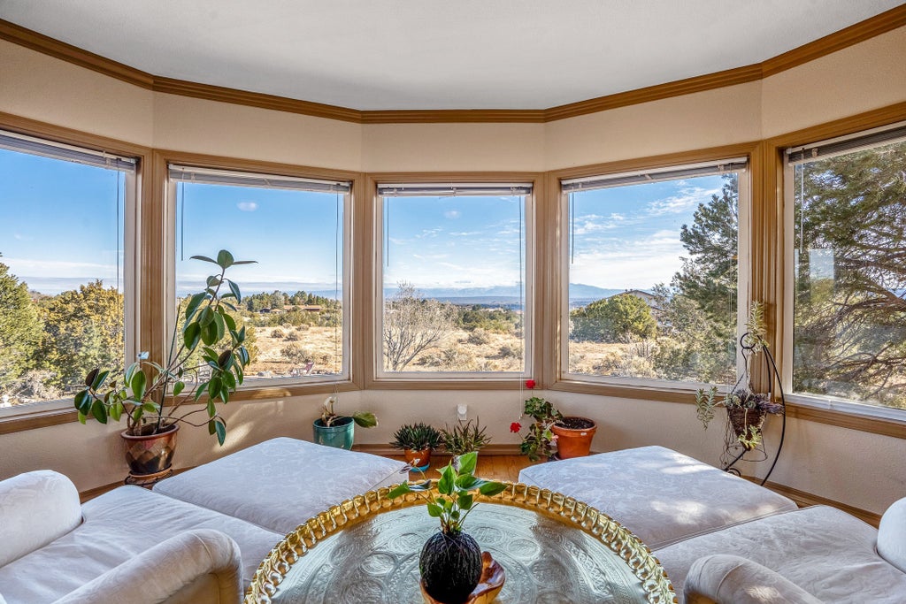 147 Piedra Loop, White Rock