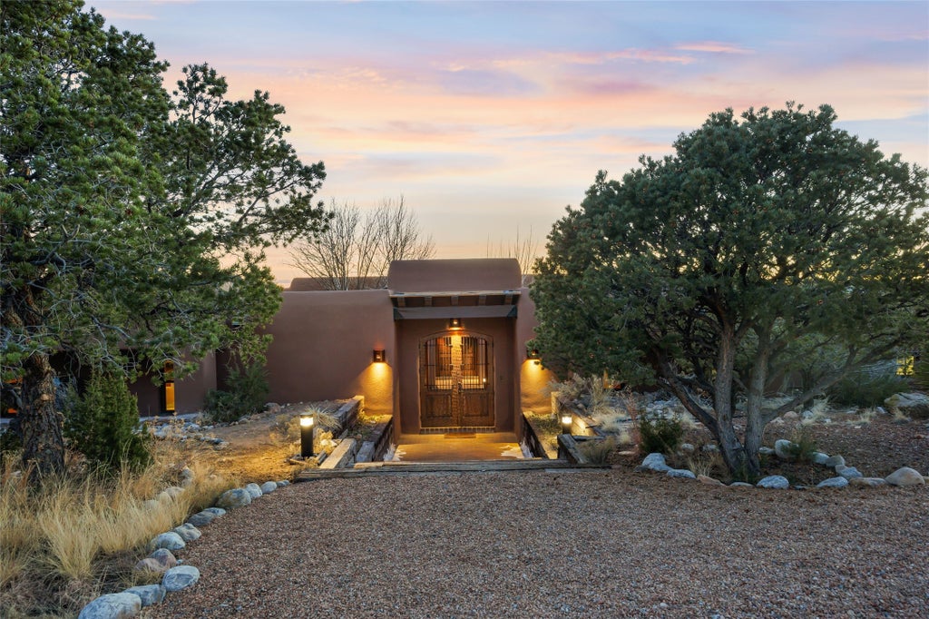 34 Coppermallow Road, Santa Fe