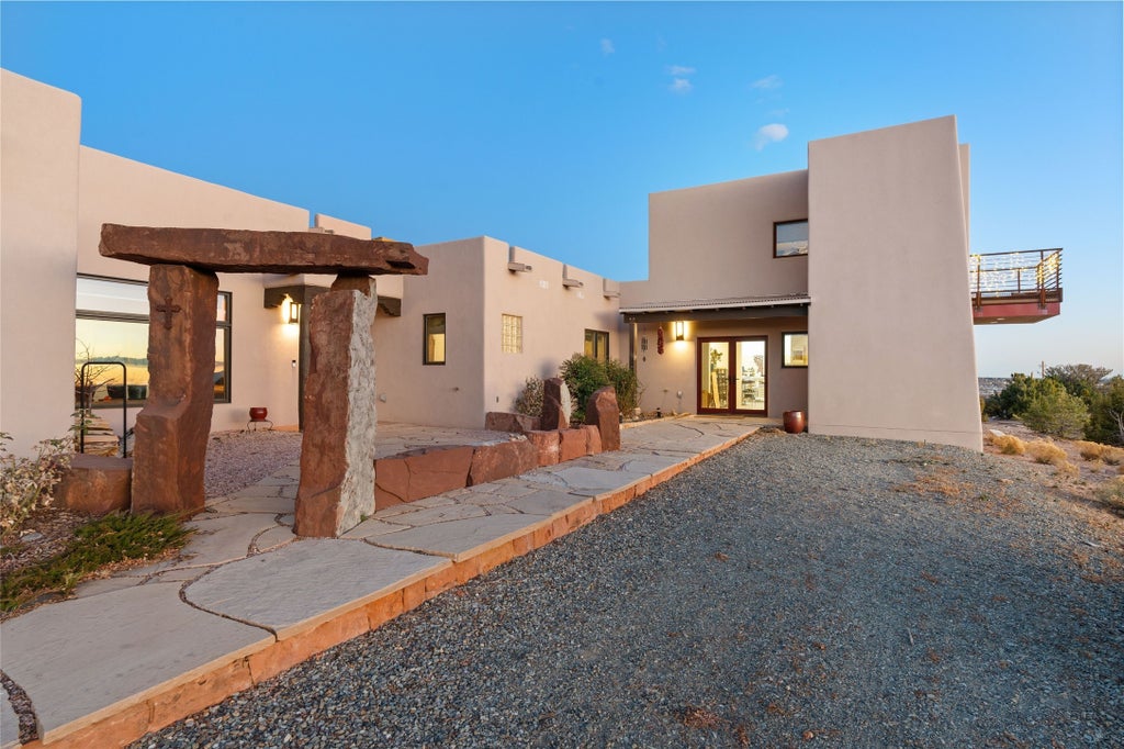 932 Camino Don Emilio, Santa Fe