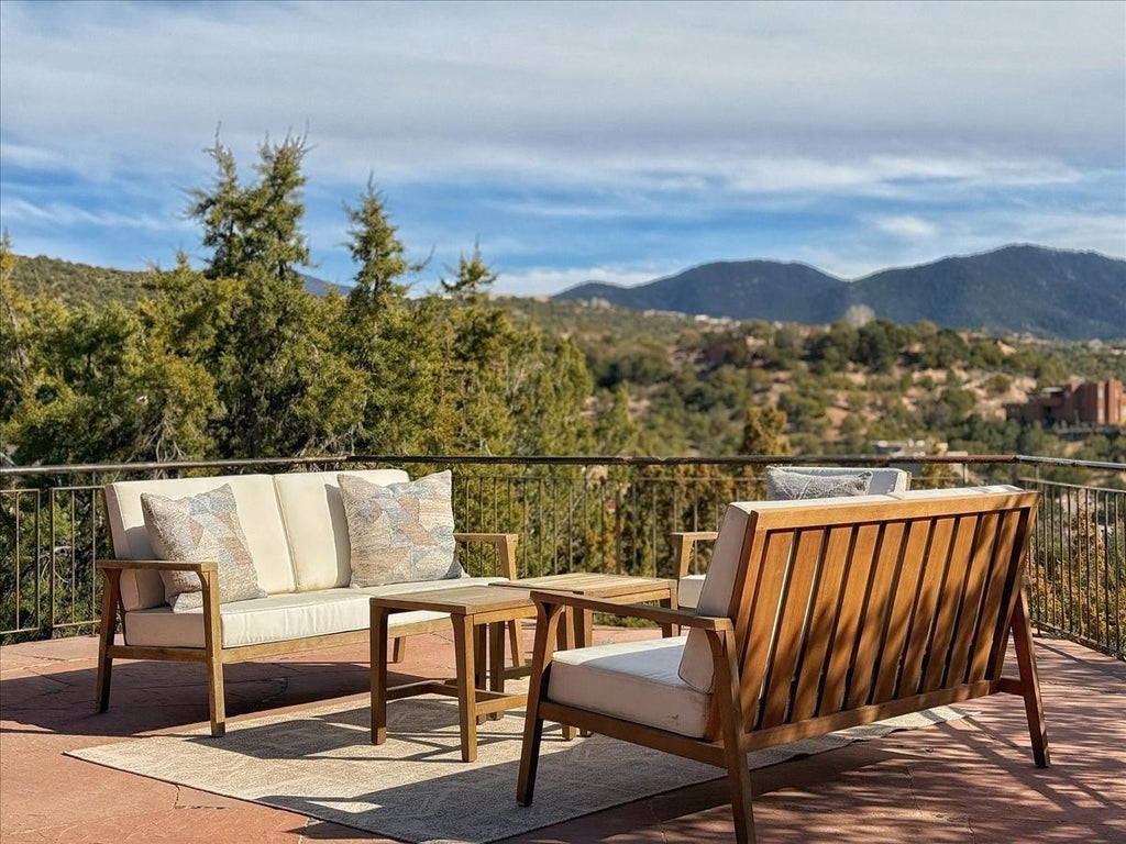 1025 Stagecoach Road, Santa Fe