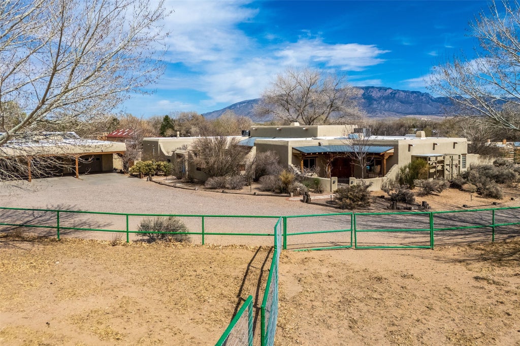 1 Coyote Trail, Corrales