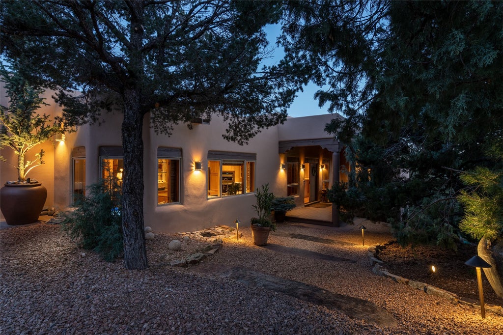 2113 Paseo Del Monte, Santa Fe