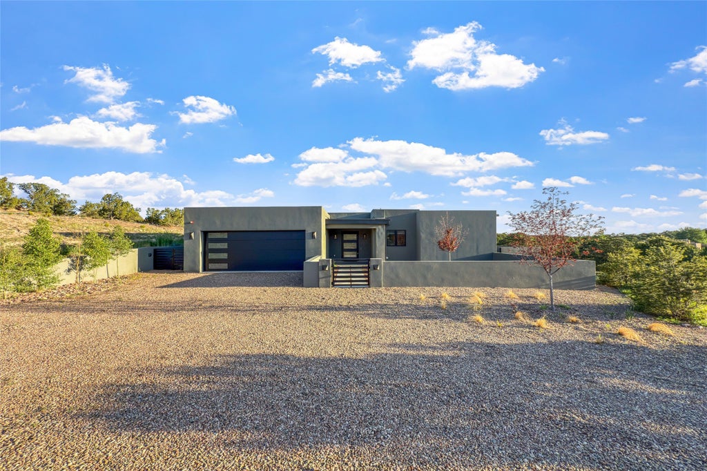 6 Ridge Point Court, Santa Fe