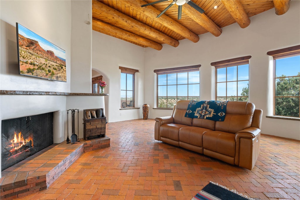 947 Cerro De La Paz, Santa Fe