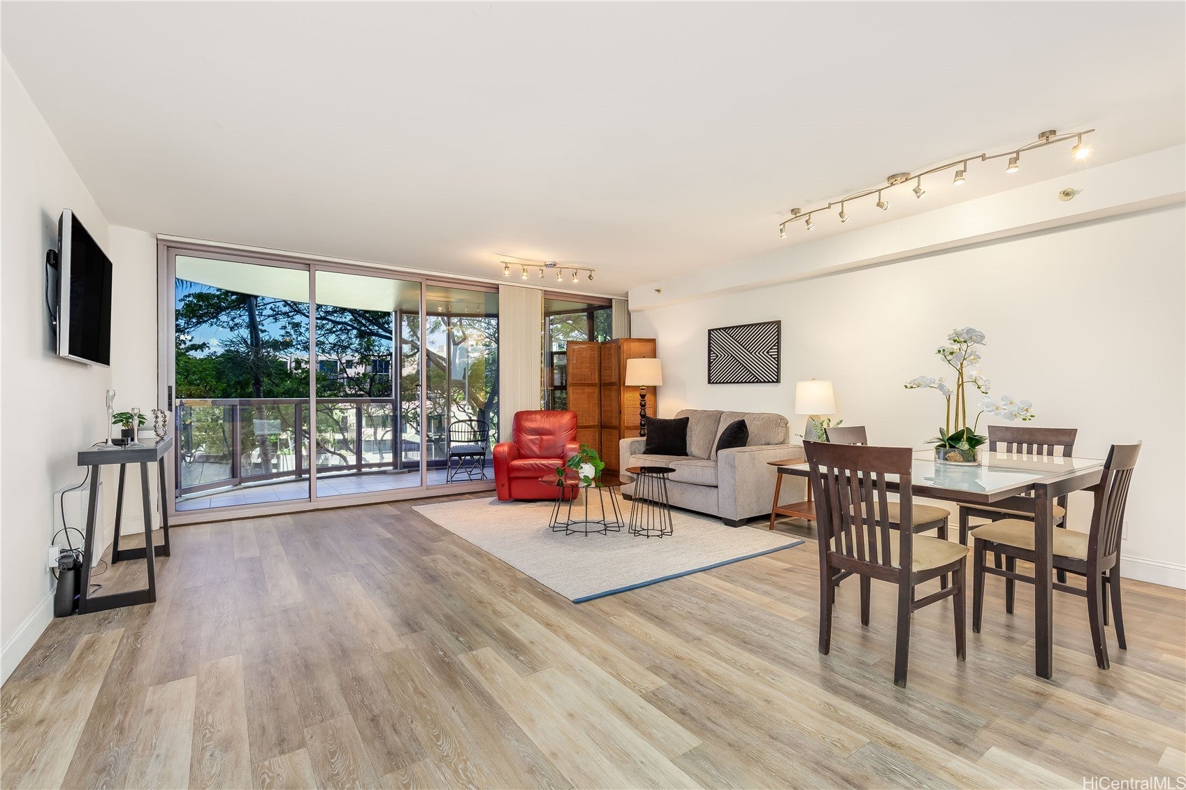 Photo of Listing #202511757