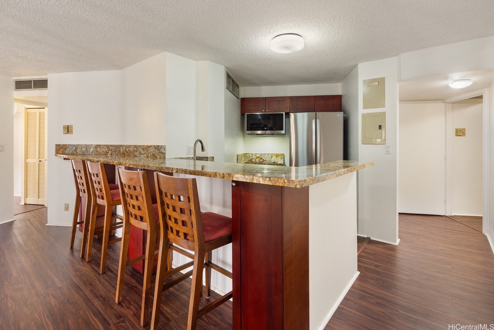 Photo of Listing #202512081