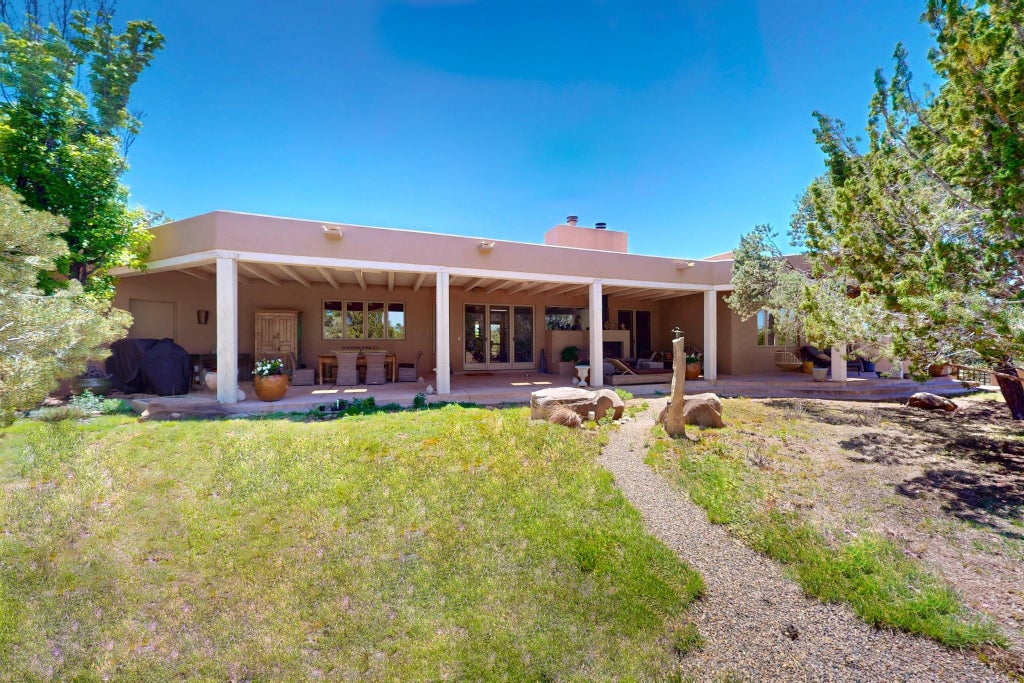 36 Green Meadow Loop, Santa Fe