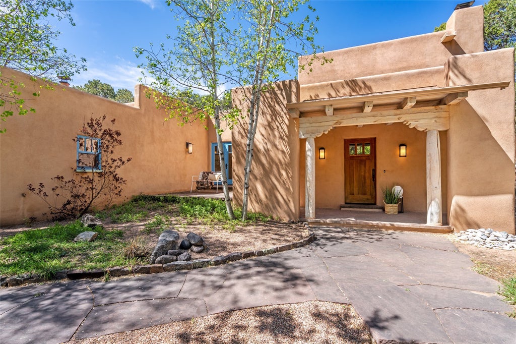 5 Oso Court, Santa Fe