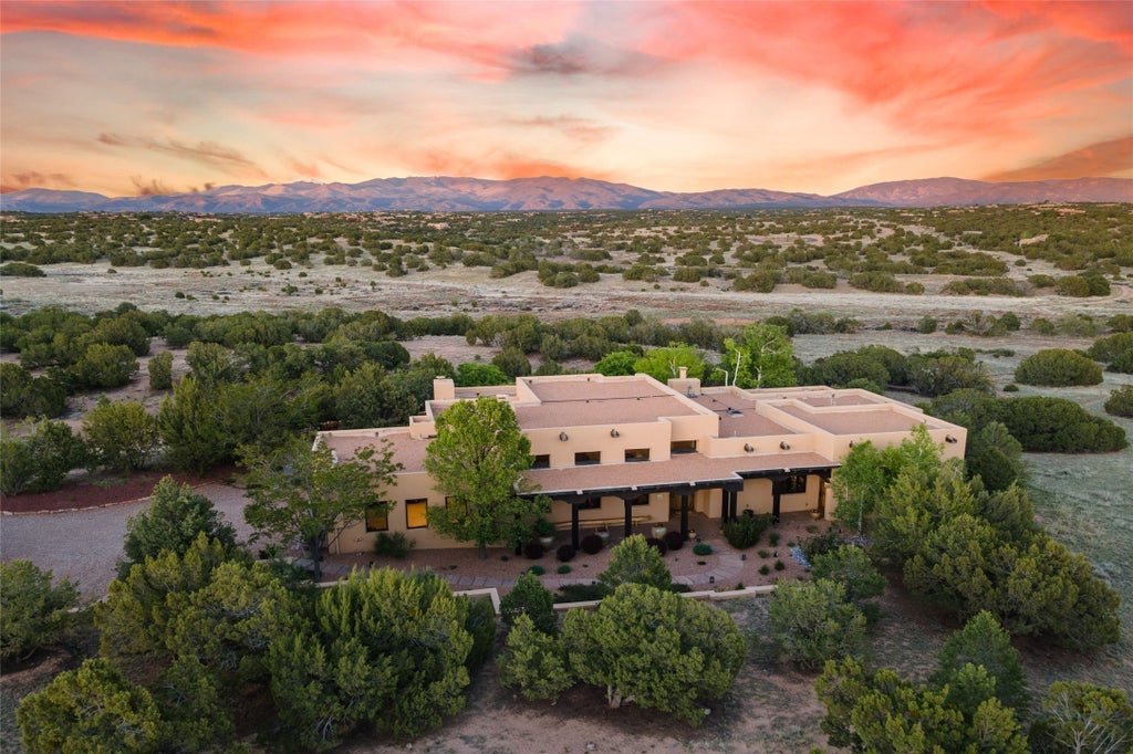 20 Rising Moon, Santa Fe