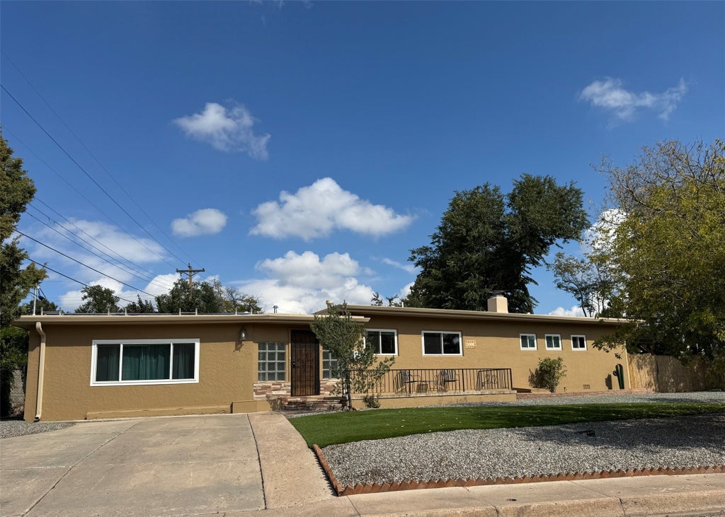 202 Alamo Drive, Santa Fe