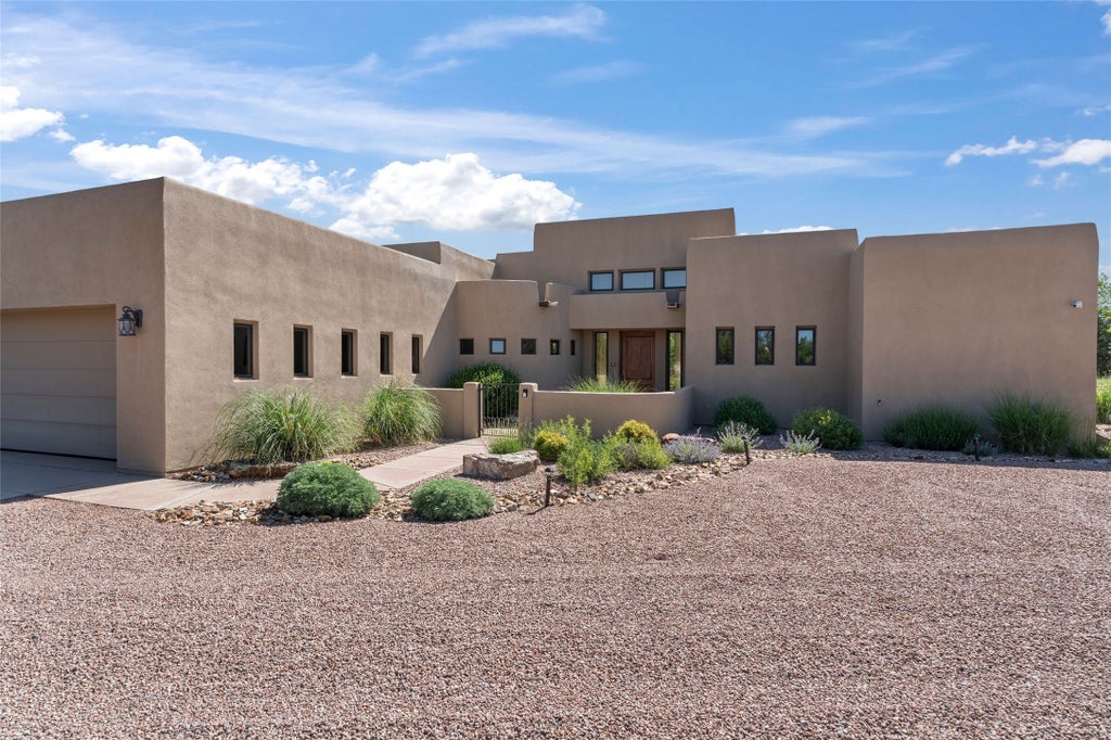 63 Thundercloud, Santa Fe