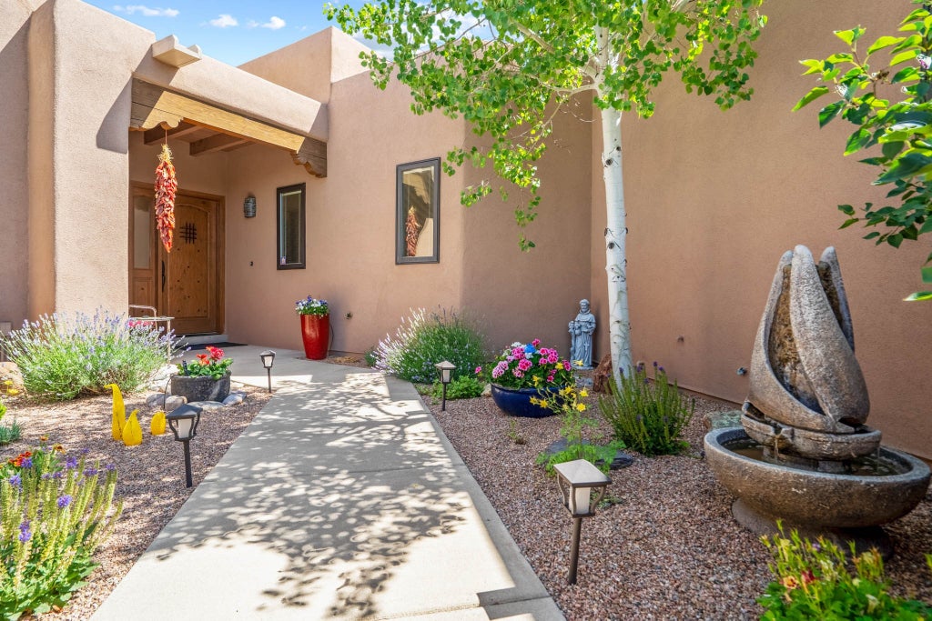 1665 Via Bosque, Santa Fe