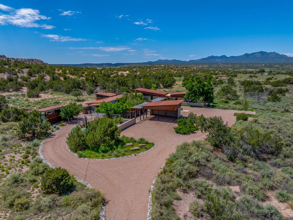 24 Whispering Spirits Drive, Cerrillos