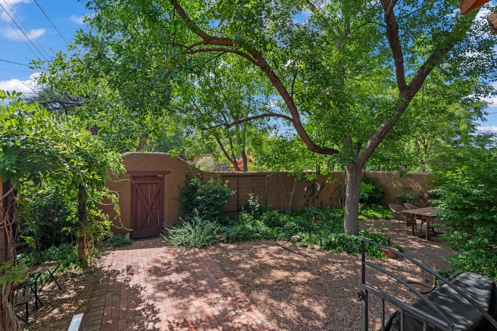 359 Garcia Street, Santa Fe