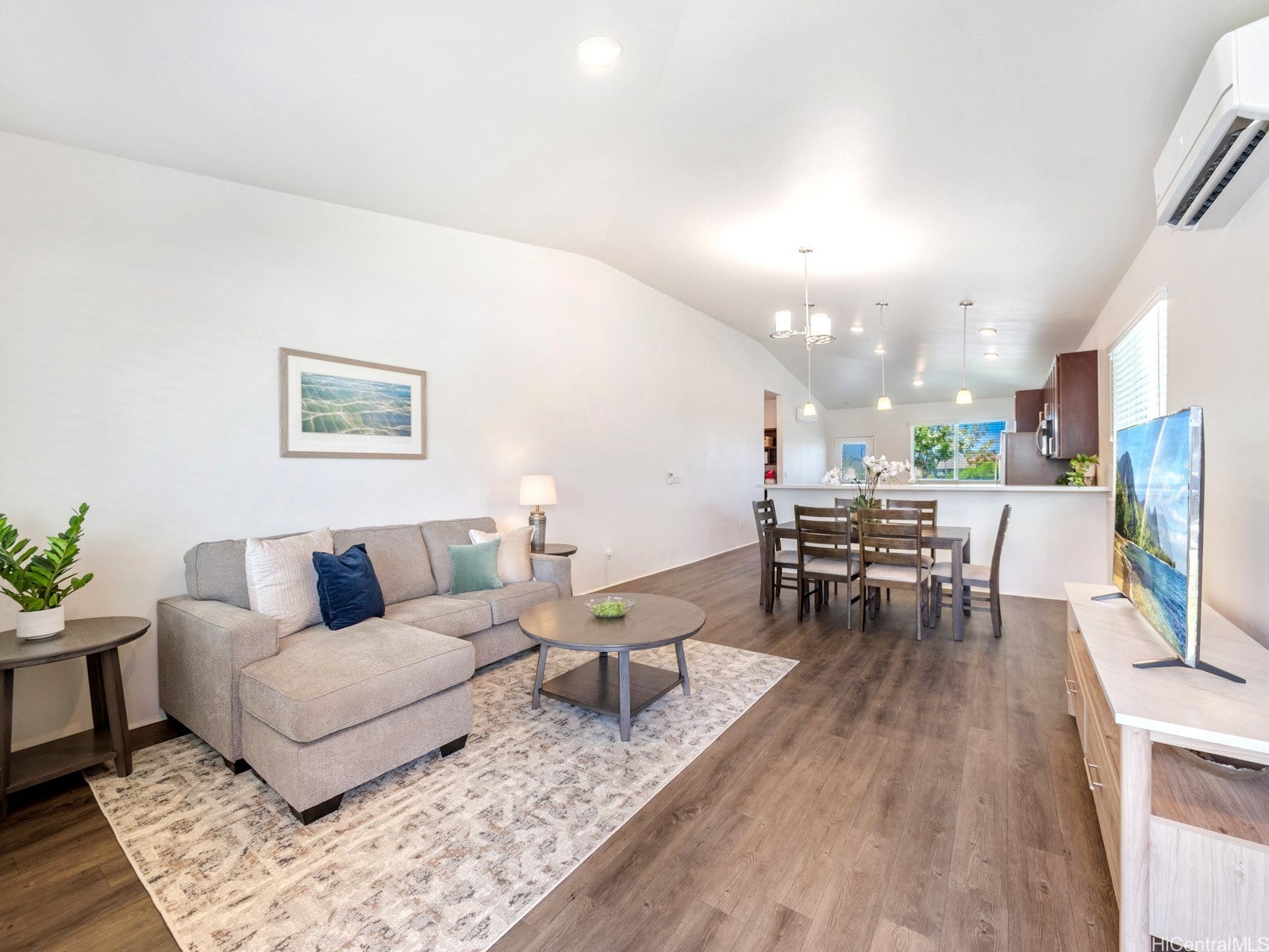 Photo of Listing #202515573