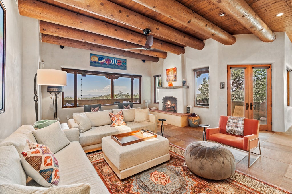 1016 S Summit Ridge, Santa Fe