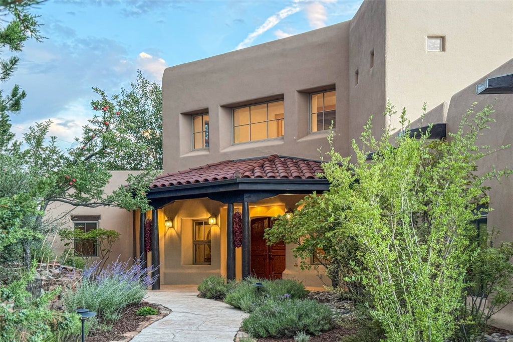 1097 Mansion Ridge Road, Santa Fe