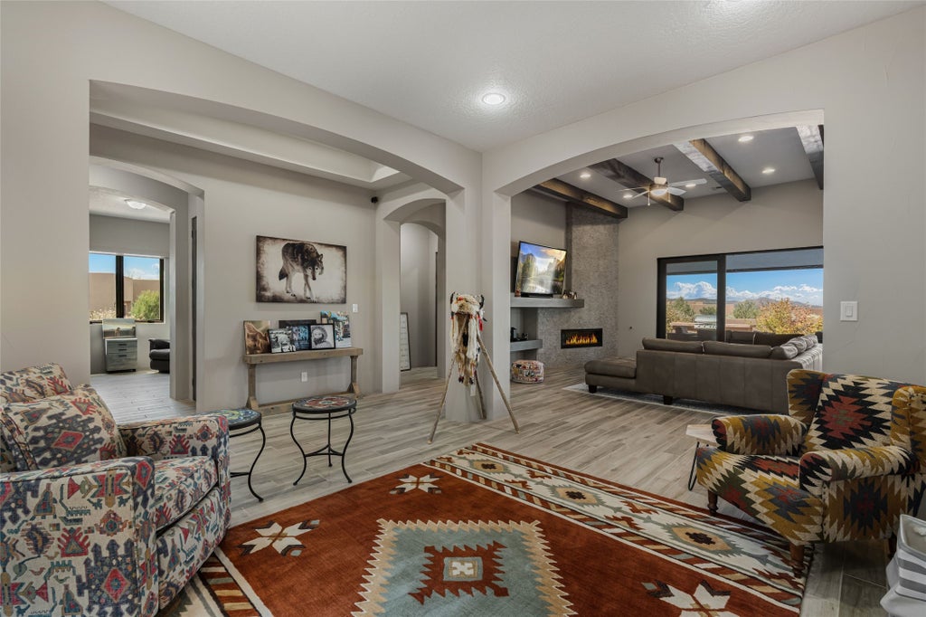 1 Camino Maravilla, Santa Fe