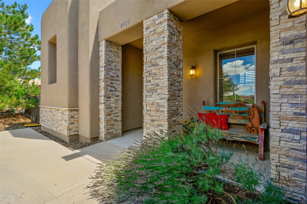4404 Contenta Ridge, Santa Fe
