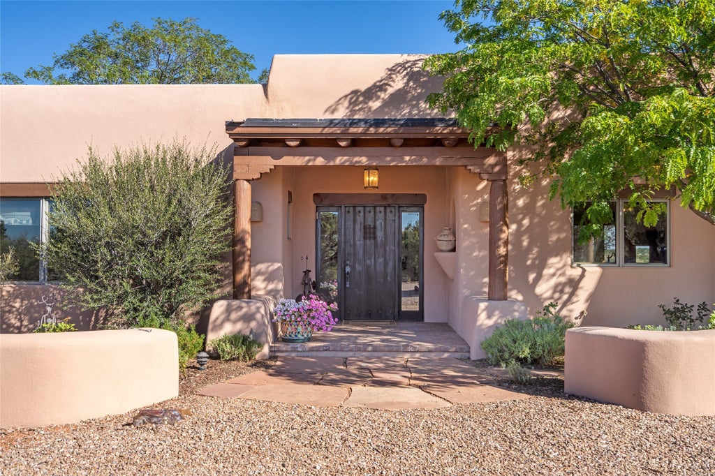 11 Sundance Drive, Santa Fe