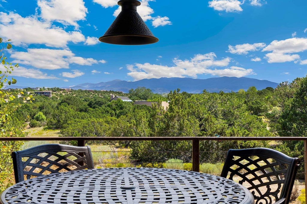 6 Dogwood Circle, Santa Fe