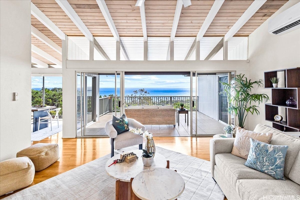 Photo of Listing #202528409