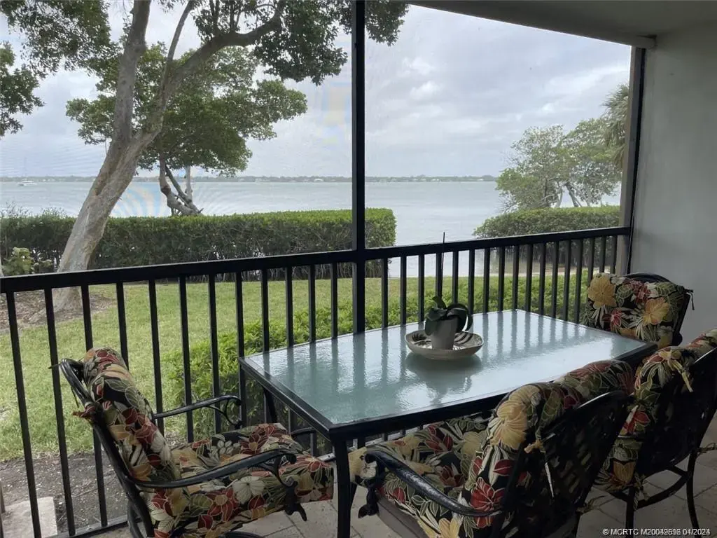 264 Edgewater Drive 102, Stuart