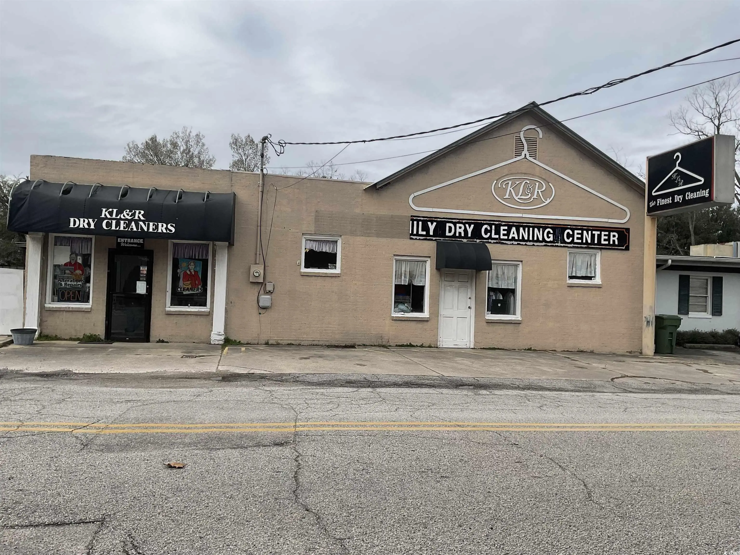 Photo of Listing #2403027