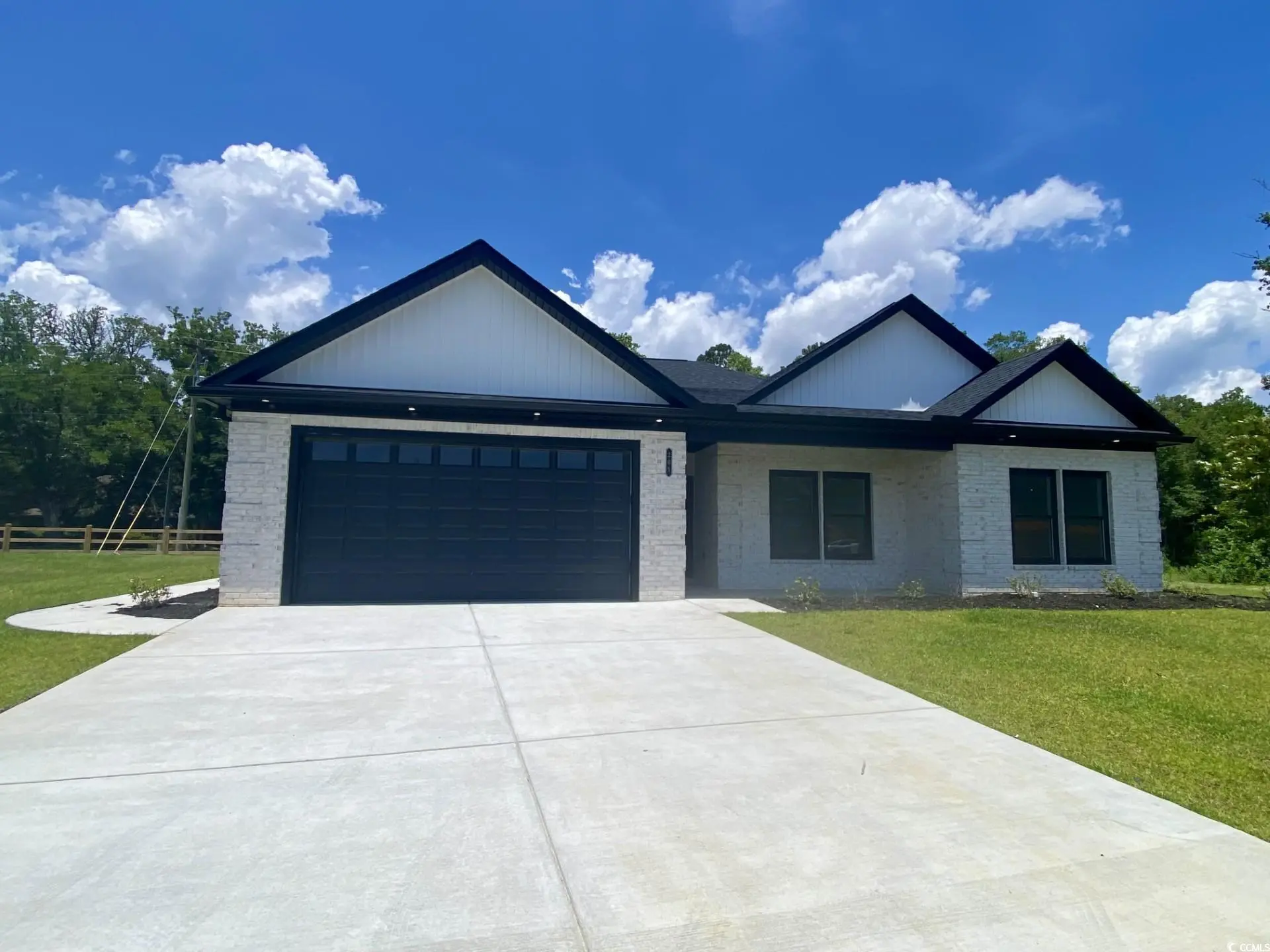 Photo of Listing #2414870