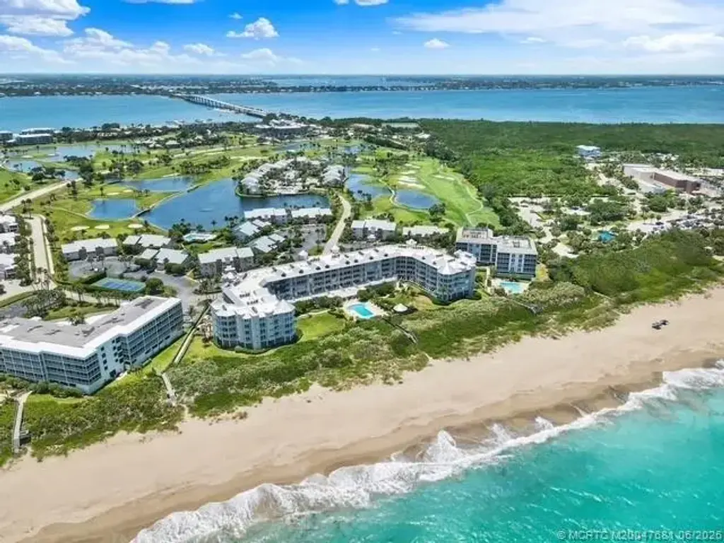 579 Plantation Road 301-n, Stuart
