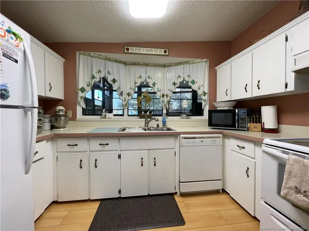 3 of 26 - 16236 Three Wood Way, Indiantown, FL