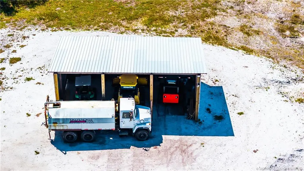 5 of 32 - 6053 116th Place, Okeechobee, FL