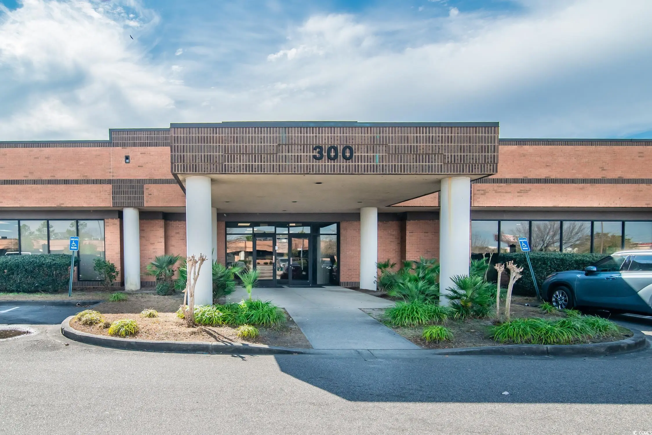 Photo of Listing #2511032