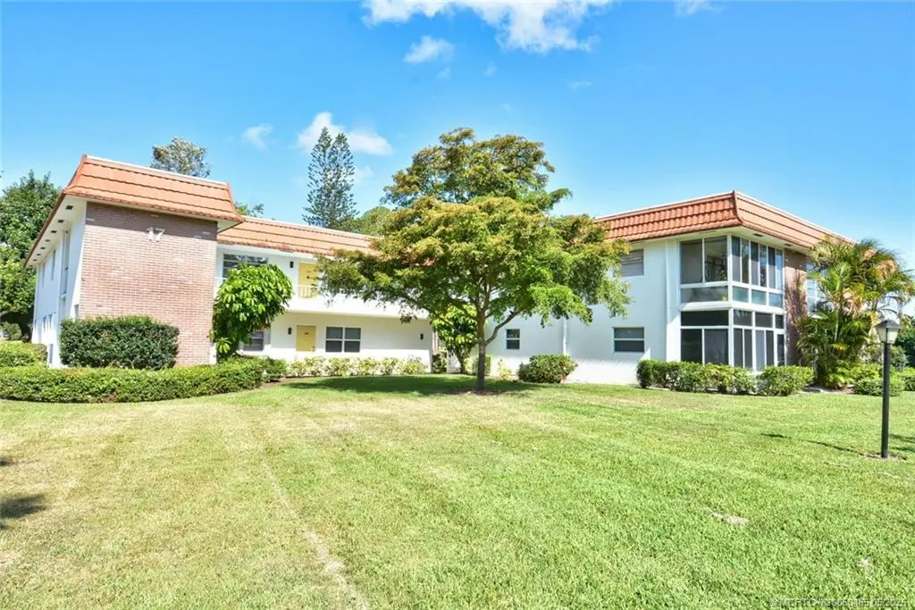 1225 21st Street 1701, Stuart