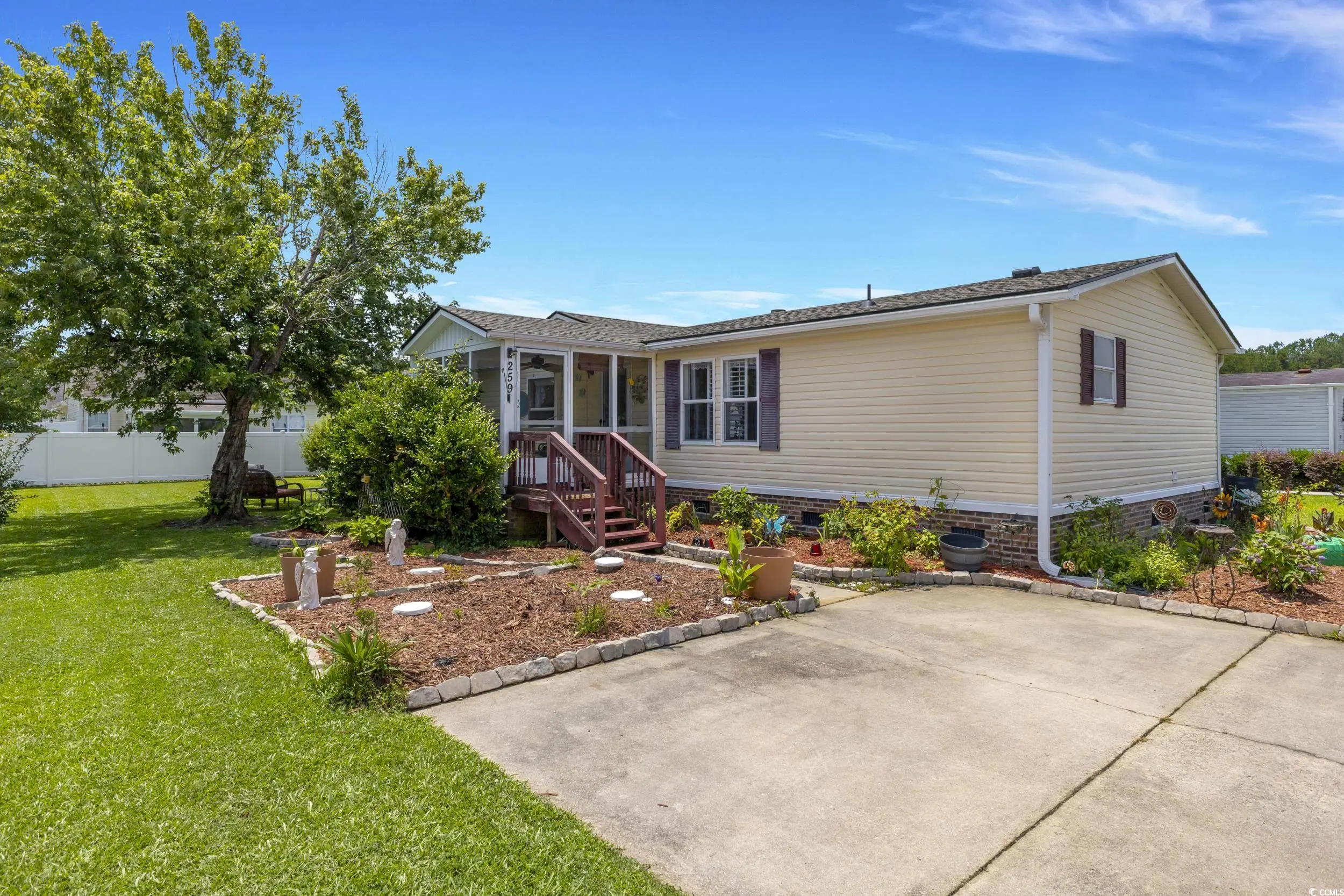 Photo of Listing #2514375