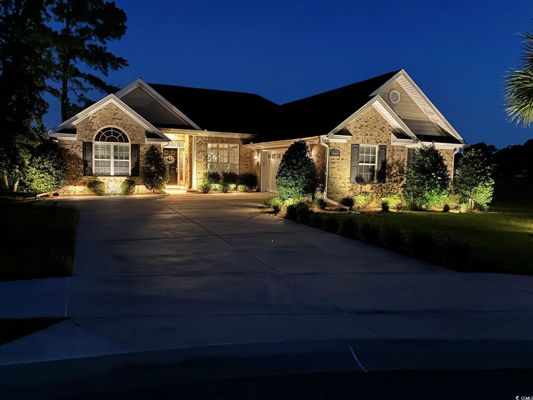 Photo of Listing #2515614