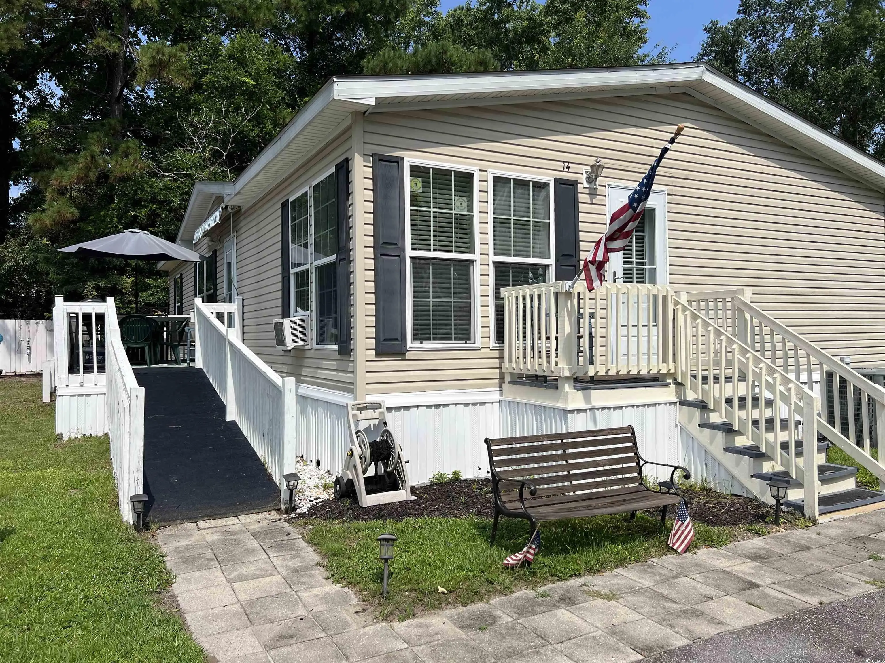 Photo of Listing #2515755