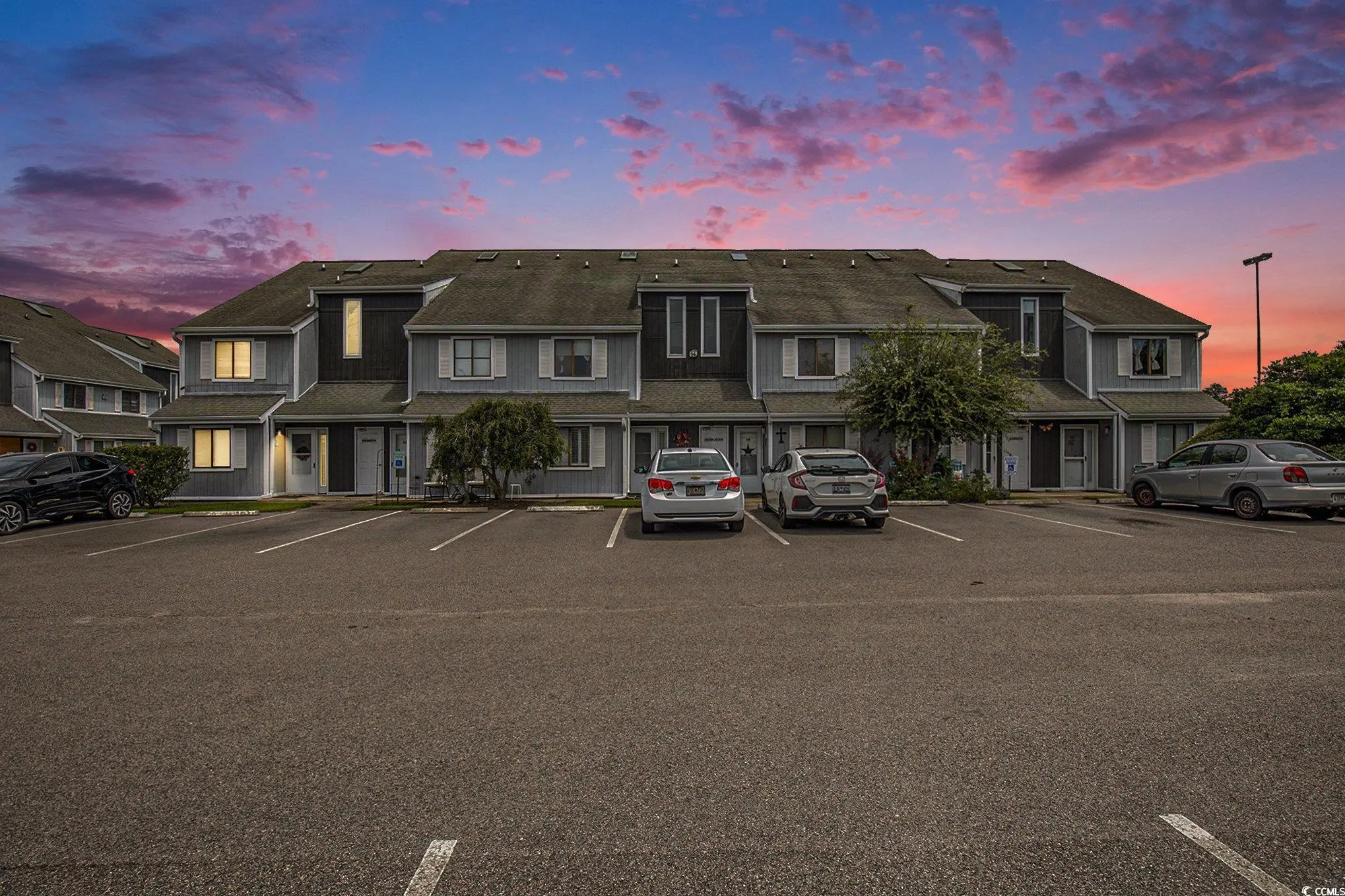 Photo of Listing #2519984