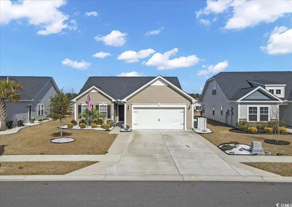 Photo of Listing #2520128