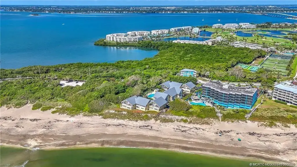 245 Macarthur Boulevard 18, Stuart