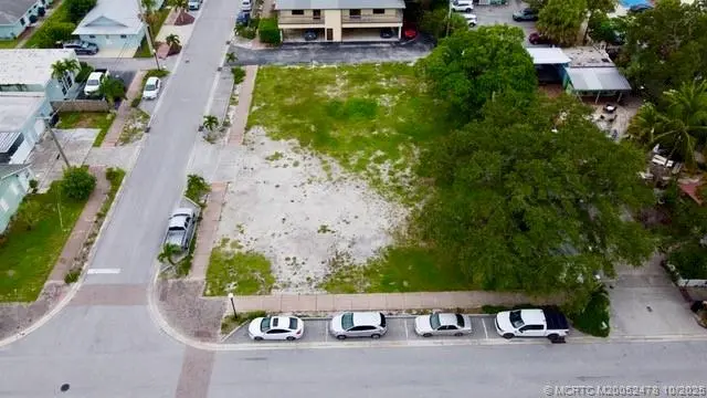 3 of 5 - 34 6th Street, Stuart, FL