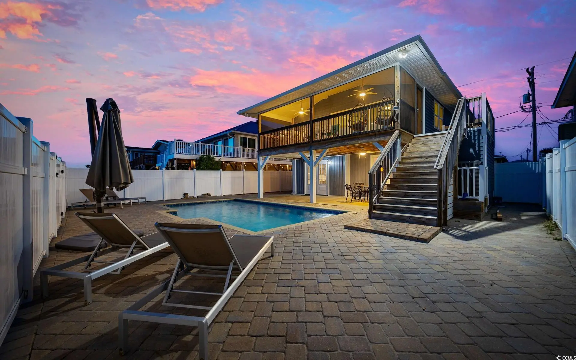 Photo of Listing #2525383