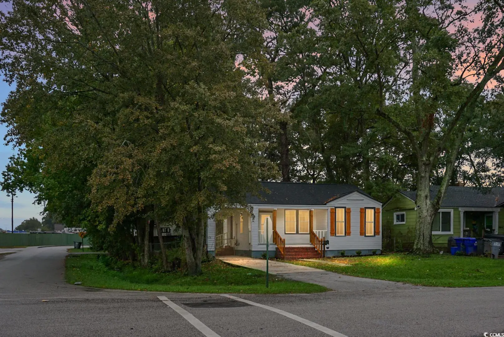 Photo of Listing #2526203