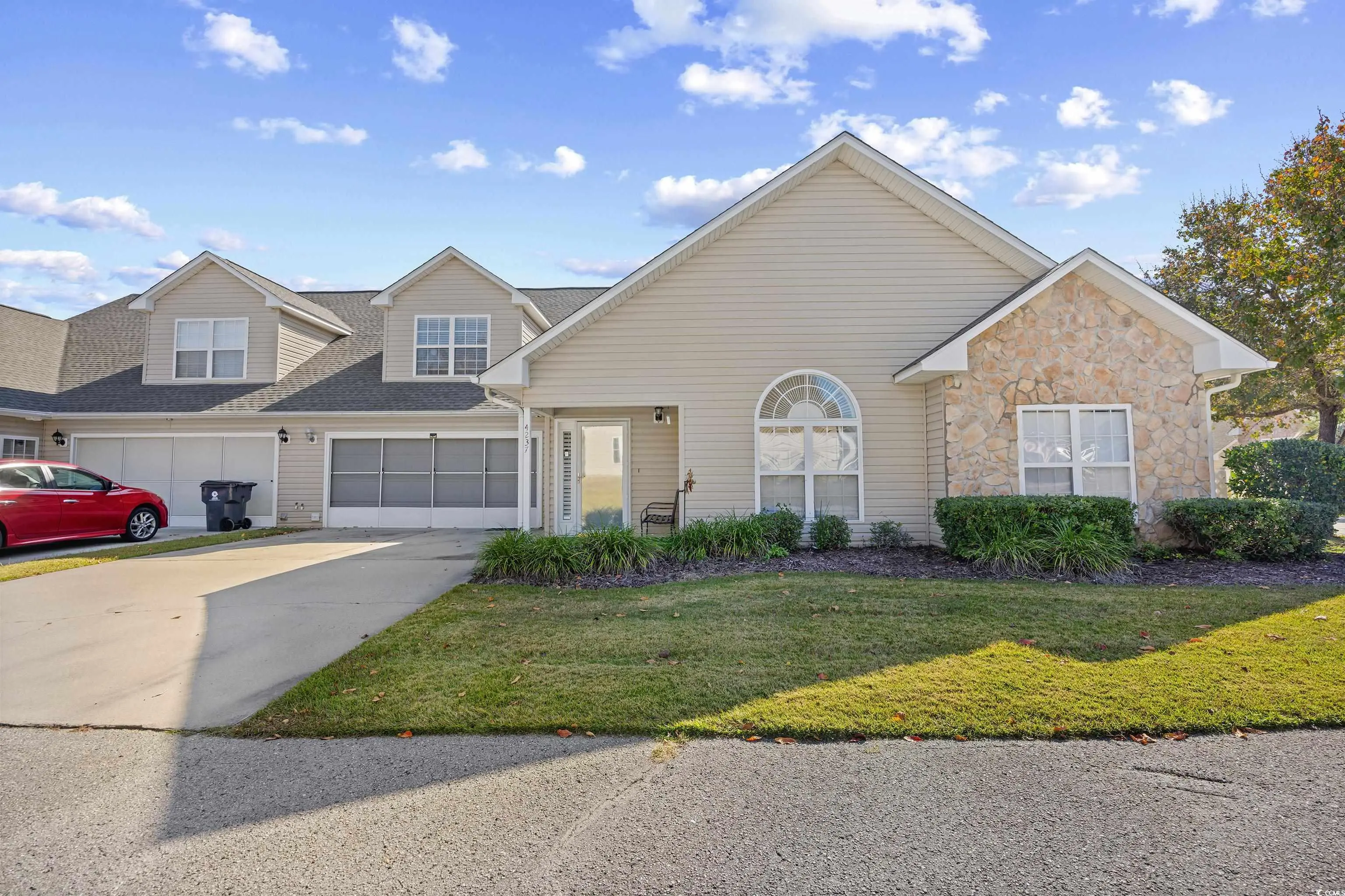 Photo of Listing #2527030