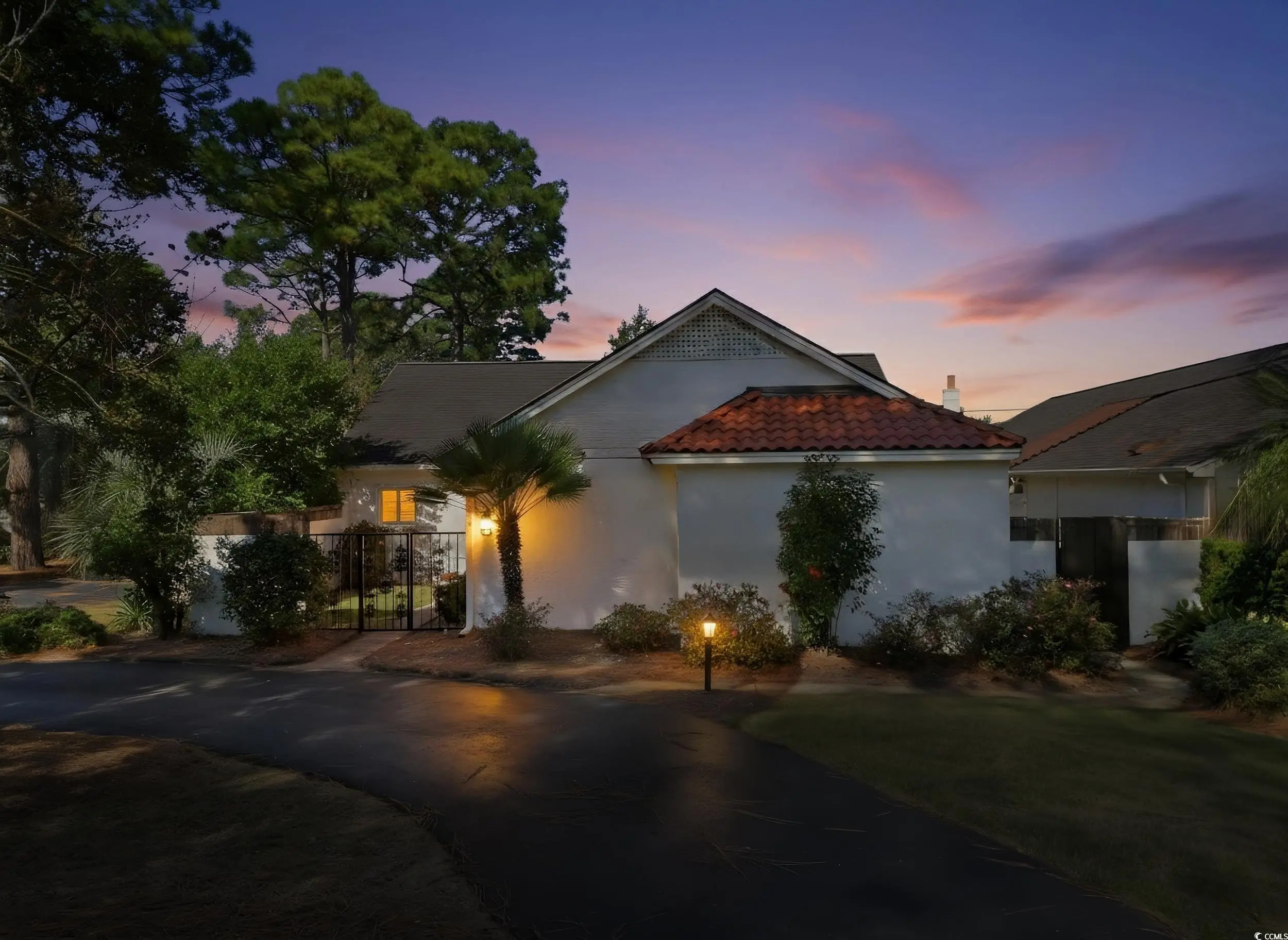 Photo of Listing #2527229