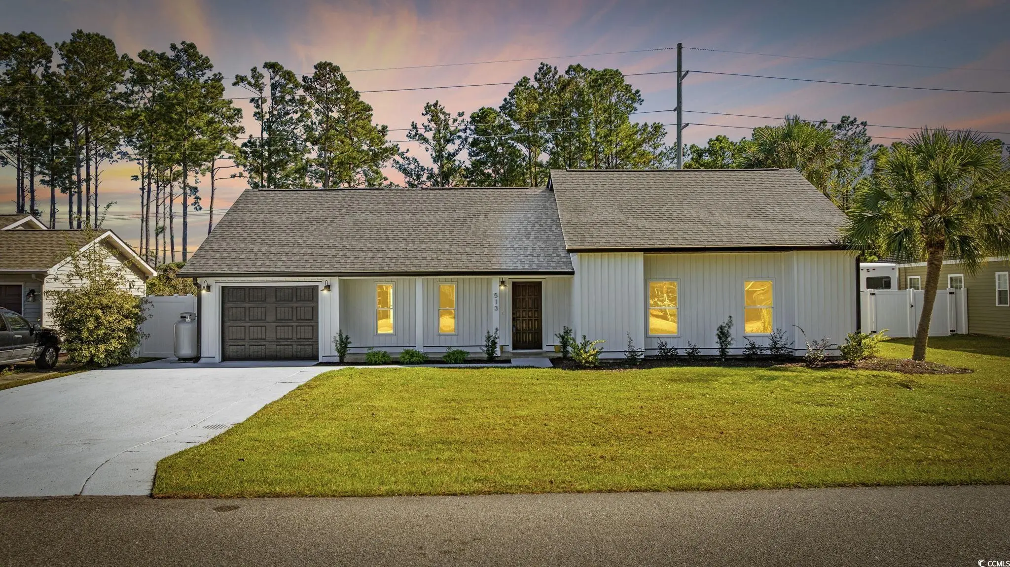 Photo of Listing #2527852